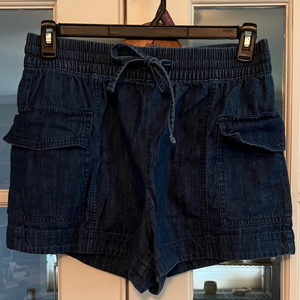 Free Assembly Casual Navy Cargo Shorts for Women